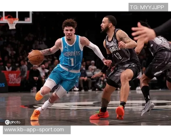 克拉克斯顿全能表现闪耀赛场17分9板7助4帽助球队取得胜利